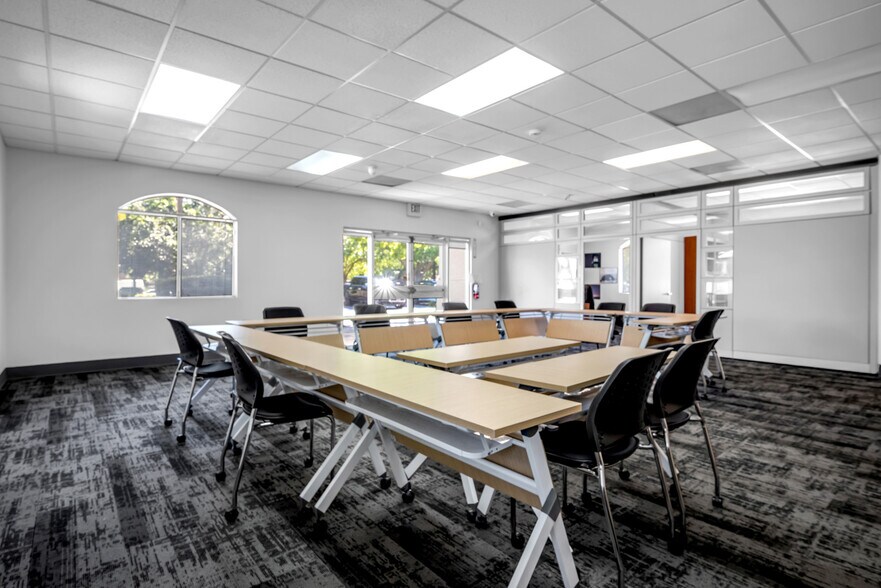 More Photos Of 8109 Laguna Blvd, Elk Grove Medical For Sale