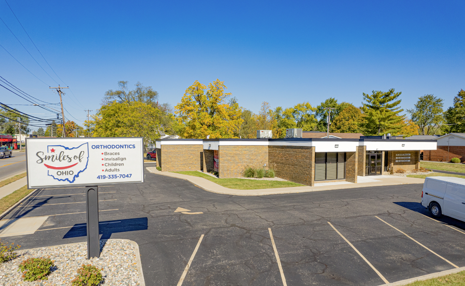 Primary Photo Of 515 Parkview St, Wauseon Medical For Sale