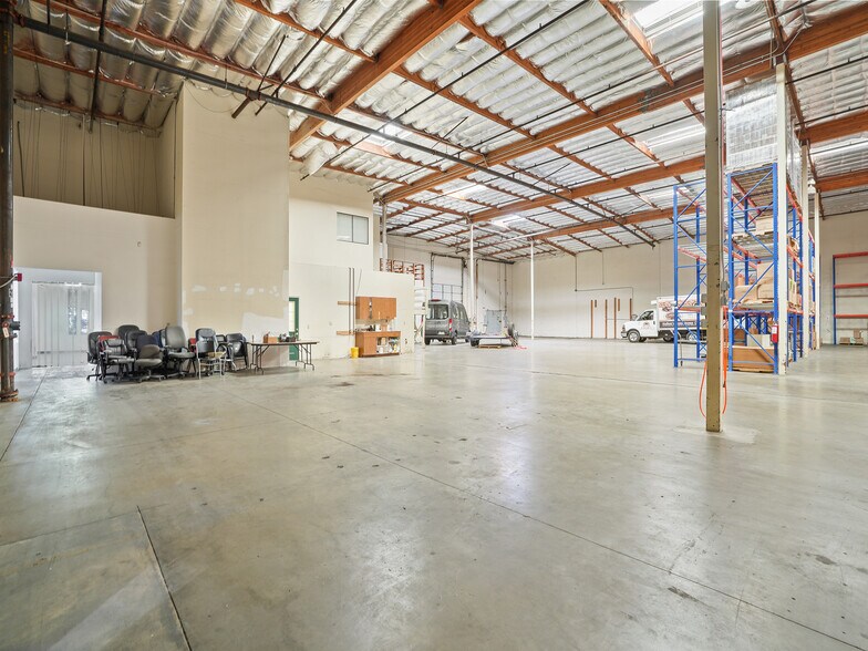 More Photos Of 970 Brighton Ct, San Dimas Distribution For Sale