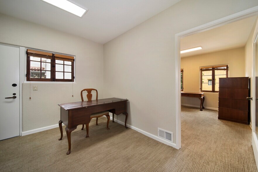 More Photos Of 2003 N Broadway, Santa Ana Office For Lease