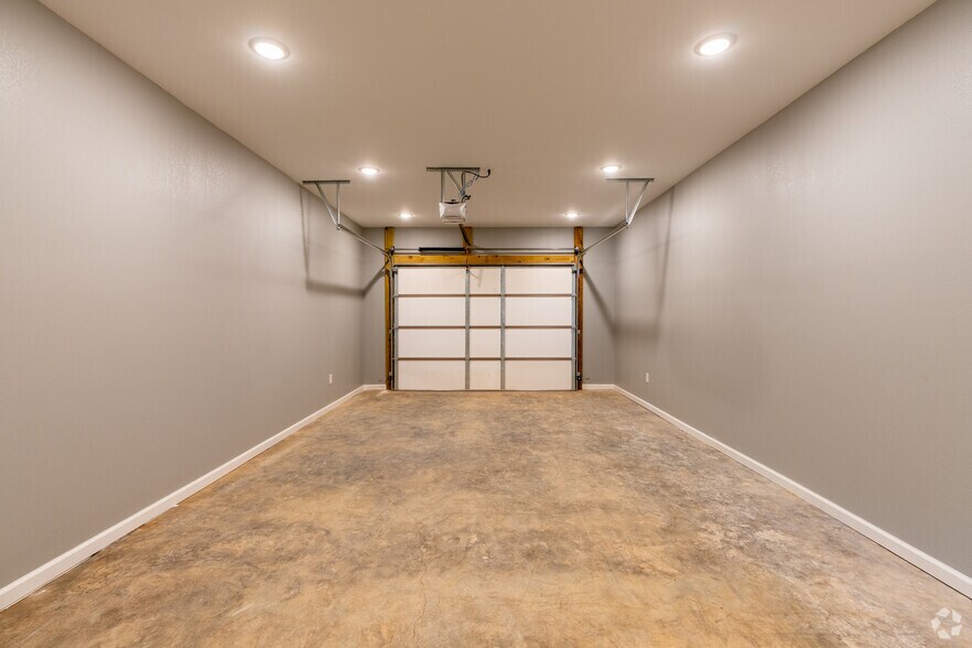 More Photos Of 404 W Matthews St, Brookland Apartments For Sale