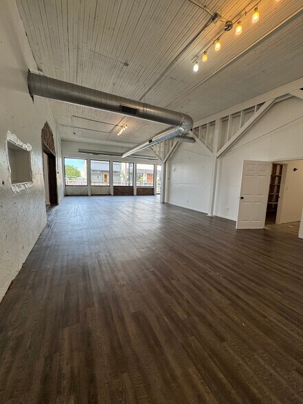 More Photos Of 115 S Goliad St, Rockwall Storefront Retail Office For Lease