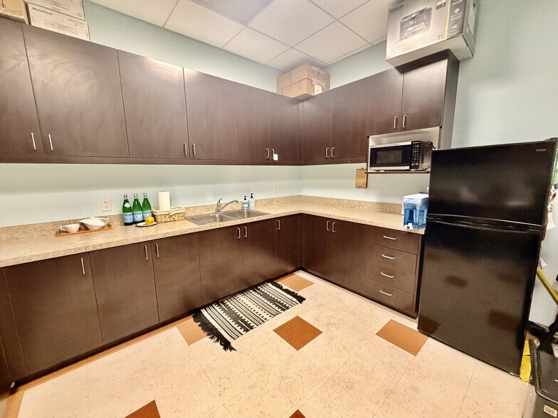 More Photos Of 5927 Balfour Ct, Carlsbad Office For Sale