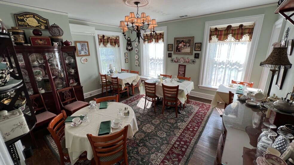 More Photos Of 2 Main St, Flemington Restaurant For Lease