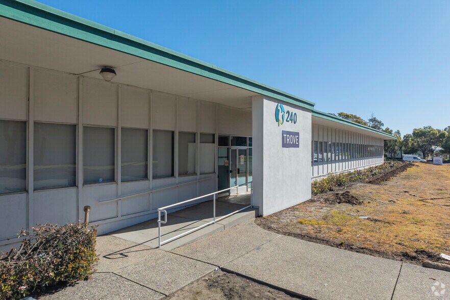 More Photos Of 240-246 Valley Dr, Brisbane Unknown For Lease