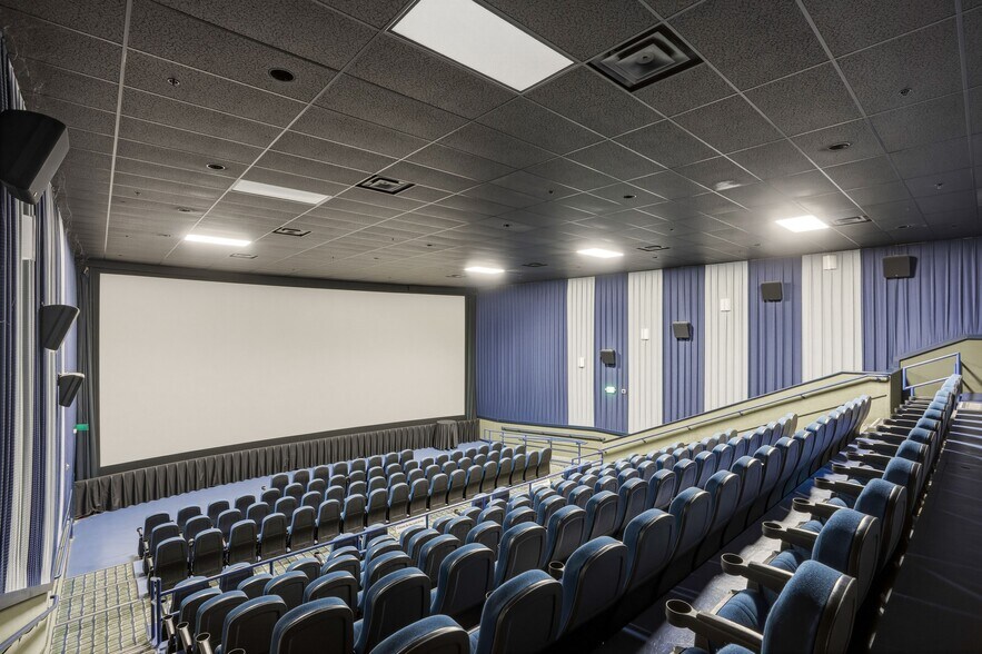 More Photos Of 655 N Opportunity Dr, Columbia City Movie Radio TVStudio For Sale