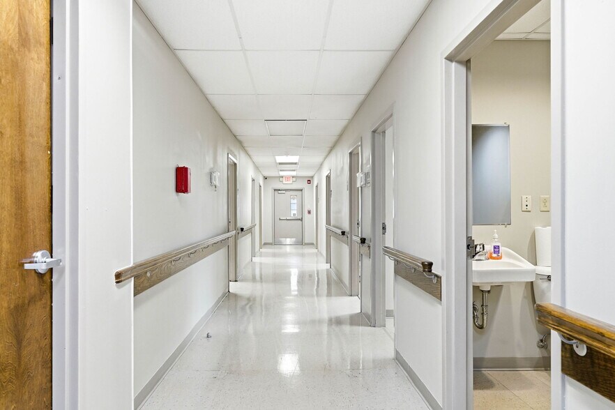 More Photos Of 329 Wesley St, Johnson City Medical For Sale