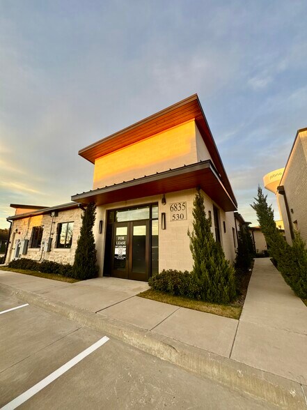 More Photos Of 6835 Communications Pky, Plano Medical For Sale