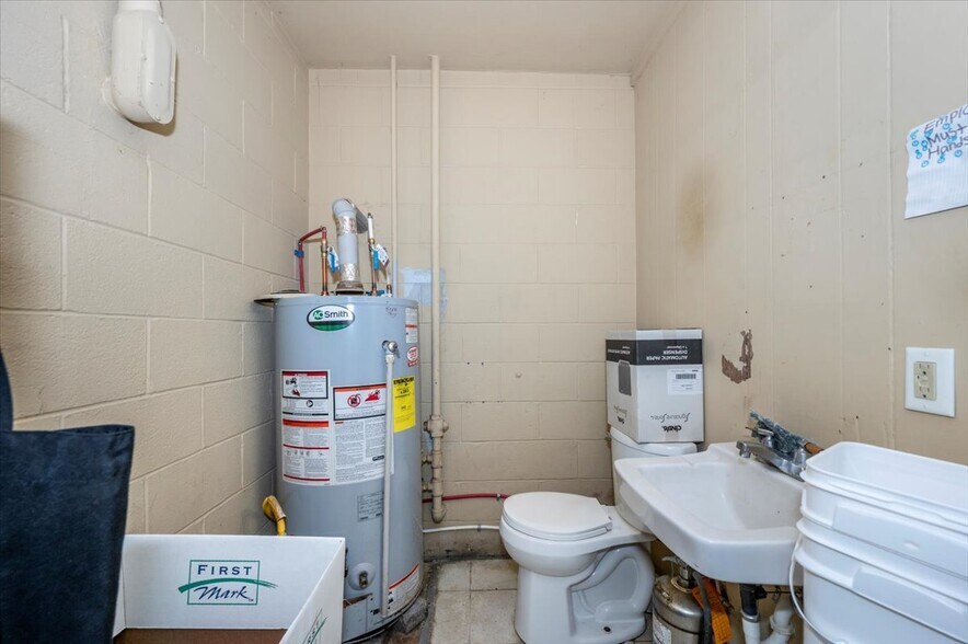 More Photos Of 100 W Main St, Fairfield Freestanding For Sale