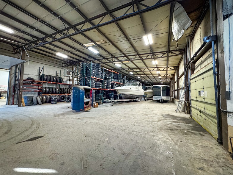 More Photos Of 823 Ferry Rd, Charlotte Industrial For Sale