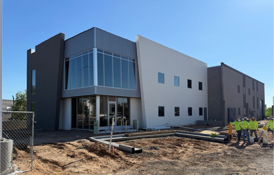 More Photos Of 4523 E Ivy St, Mesa Industrial For Lease