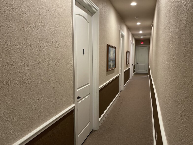 More Photos Of 212 E Virginia St, McKinney Storefront Retail Office For Lease