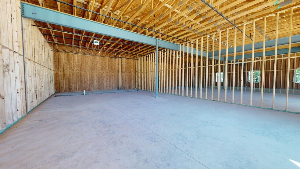 More Photos Of 821 W New Hope Dr, Cedar Park General Retail For Sale