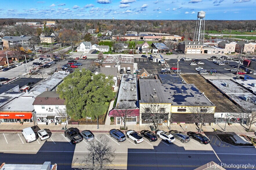 More Photos Of 132 Center St, Grayslake Storefront For Sale
