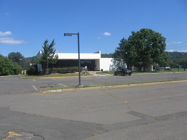 Primary Photo Of 227-229 Adamsville Rd, Bridgewater Office For Sale