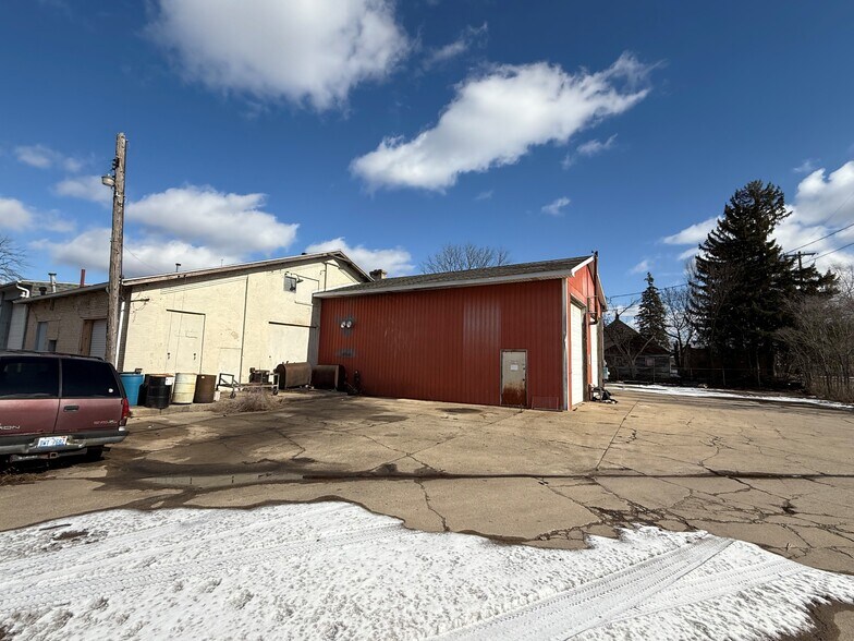 More Photos Of 1008 E Crosstown Pky, Kalamazoo Manufacturing For Sale