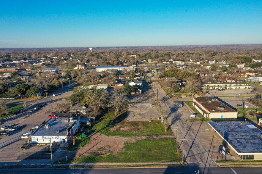 More Photos Of 1409 N Navarro, Victoria Land For Sale