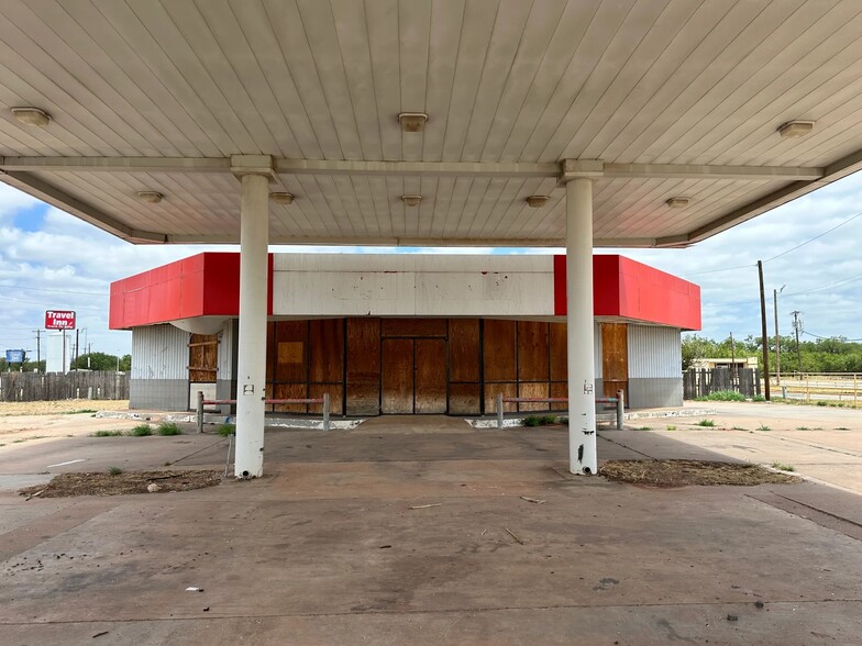 Primary Photo Of 2250 W Overland Trl, Abilene Convenience Store For Sale