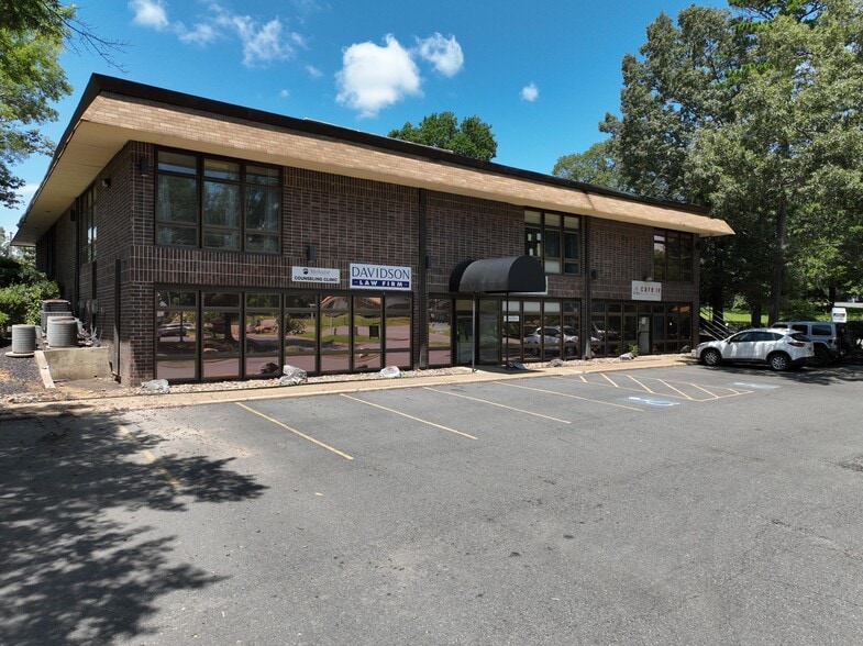 More Photos Of 106 Ridgeway St, Hot Springs National Park Office For Lease