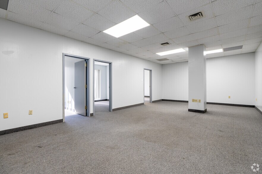 More Photos Of 3385 Airways Blvd, Memphis Medical For Lease