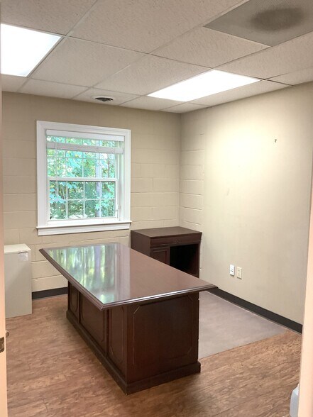More Photos Of 3713 Richfield Rd, Greensboro Religious Facility For Lease