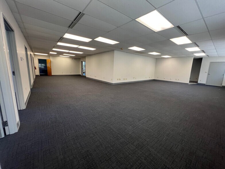 More Photos Of 250 International Dr, Buffalo Office For Lease