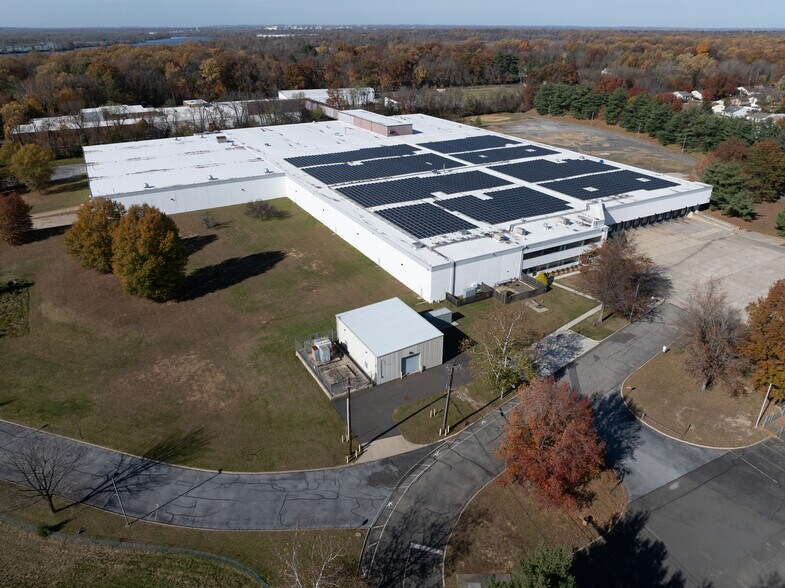 More Photos Of 201 Elizabeth St, Bordentown Warehouse For Lease