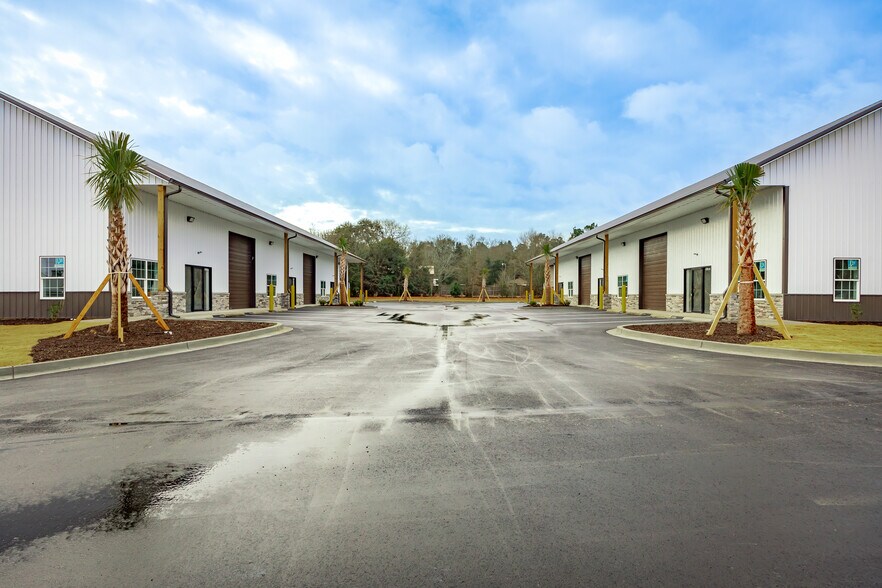 More Photos Of 118 Centerville Rd, Gilbert Light Distribution For Lease