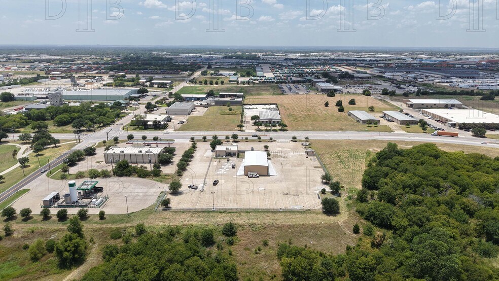 More Photos Of 1720 S Town East Blvd, Mesquite Service For Lease