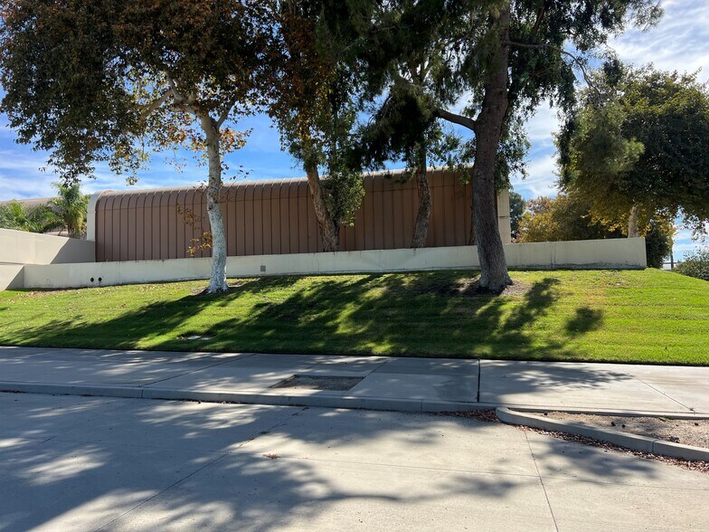 More Photos Of 115 N Del Rosa Dr, San Bernardino Warehouse For Lease