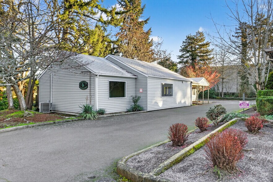 More Photos Of 2596 12th Pl SE, Salem Medical For Sale