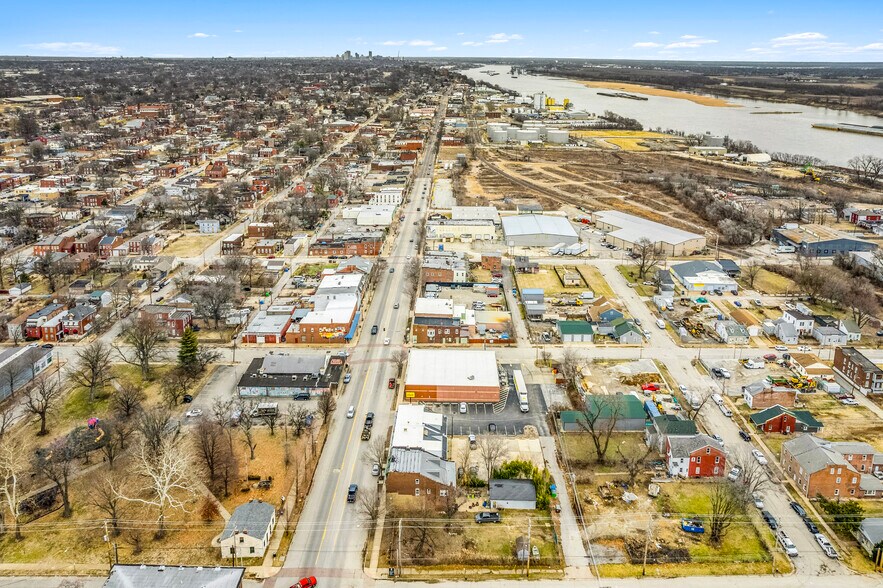 More Photos Of 7700 S Broadway, Saint Louis Freestanding For Sale