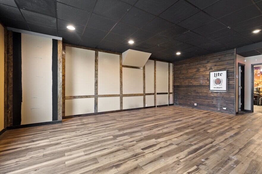 More Photos Of 700 Northwest Hwy, Fox River Grove General Retail For Sale