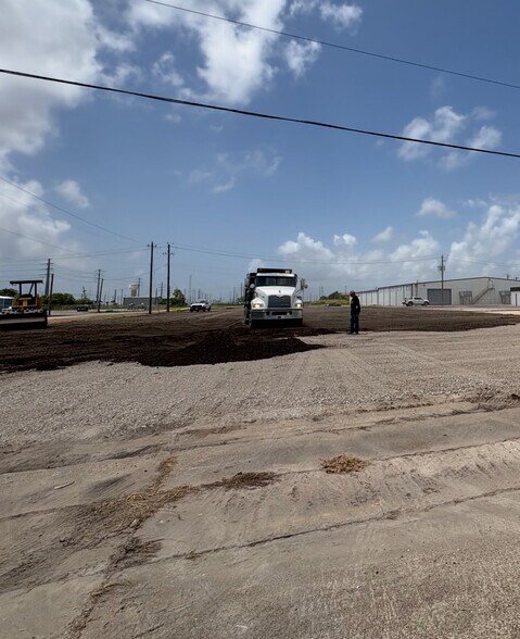 More Photos Of 101 W 4th St, Freeport Warehouse For Sale