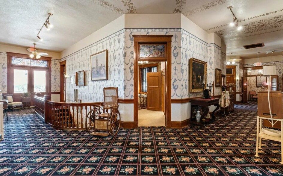 More Photos Of 600 N B St, Cripple Creek Hotel For Sale