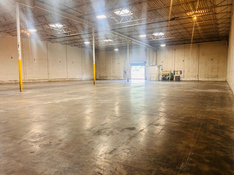 More Photos Of 55 Church st, Marion Warehouse For Lease