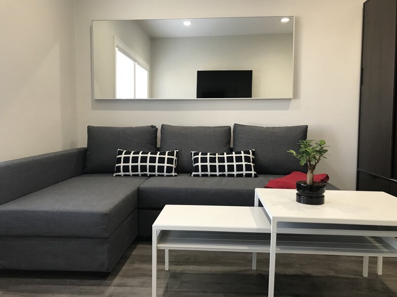 More Photos Of 200-210 W Grand Ave, El Segundo Apartments For Sale