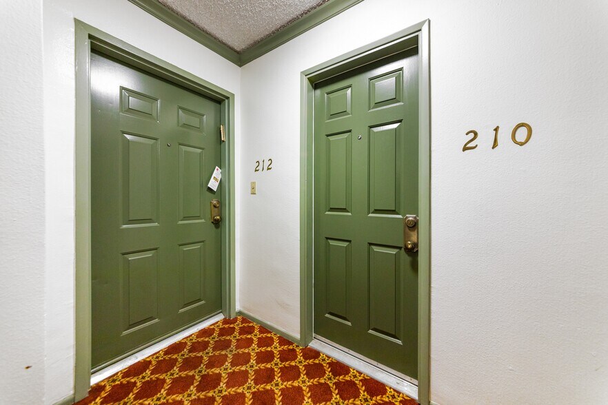 More Photos Of 13951 Moorpark St, Sherman Oaks Apartments For Sale