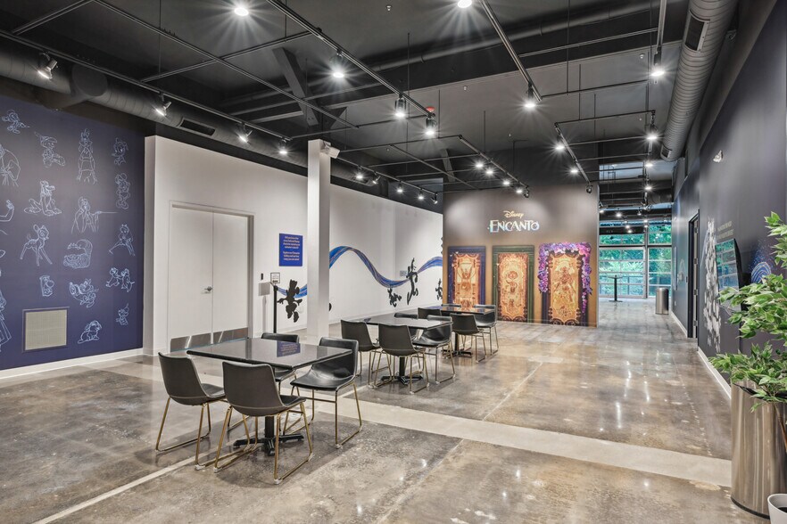 More Photos Of 159 Armour Dr NE, Atlanta Showroom For Lease