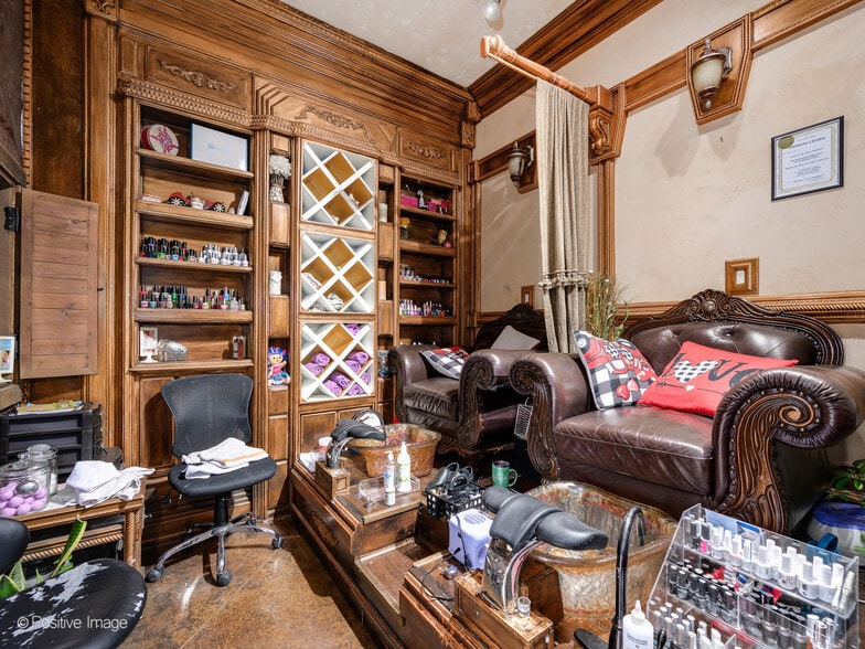 More Photos Of 7162 W Grand Ave, Elmwood Park Apartments For Sale