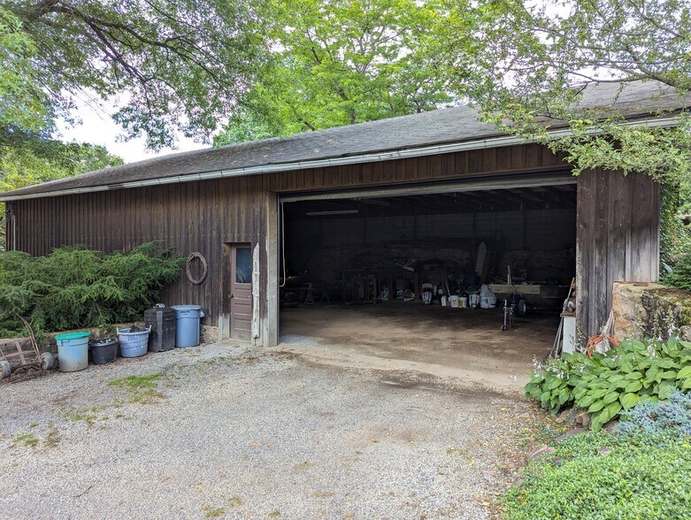 More Photos Of 684 Miller Picking Rd, Davidsville Specialty For Sale