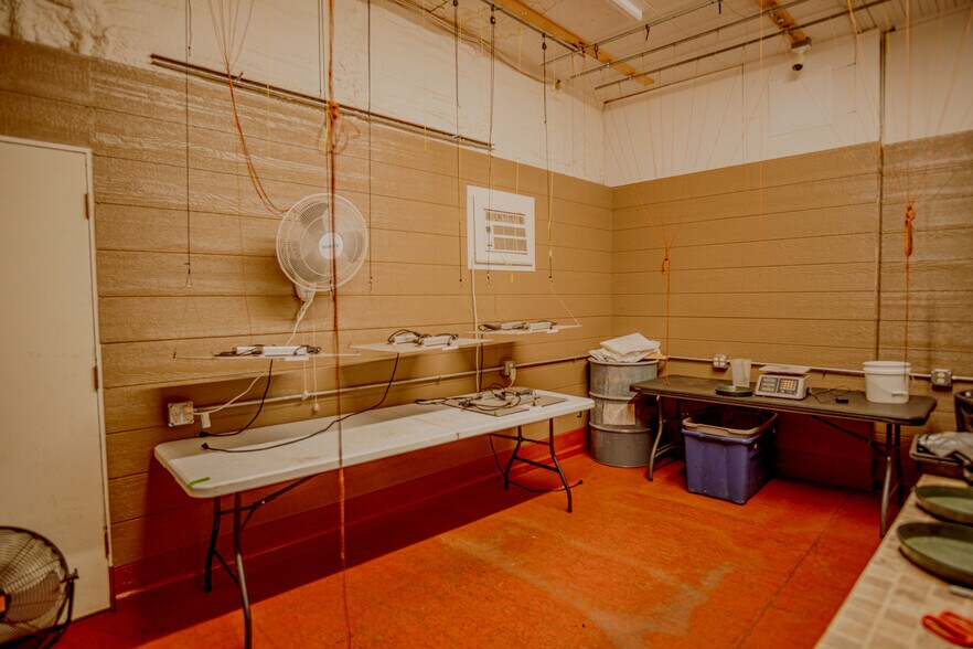 More Photos Of 103 N. Clarady, Wanette Industrial For Sale