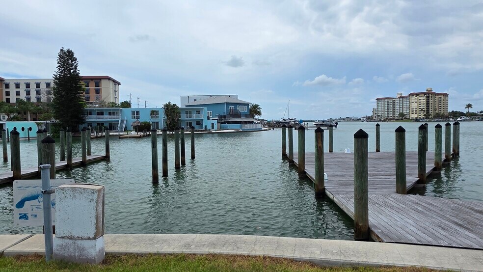 More Photos Of 625 Bay Esplanade, Clearwater Apartments For Sale
