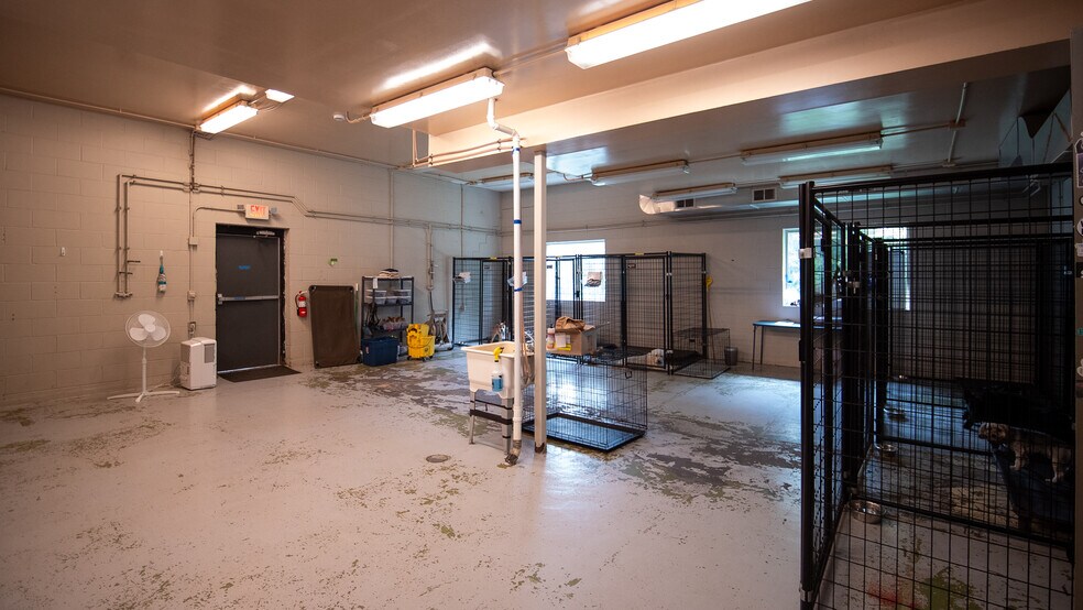 More Photos Of 608 7th St NW, Rochester Office For Lease