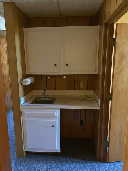 More Photos Of 1226 N Michigan Ave, Saginaw Office For Sale