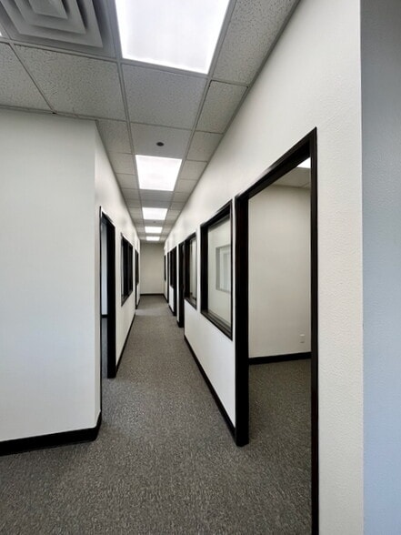 More Photos Of 6431 W Sahara Ave, Las Vegas Loft Creative Space For Lease