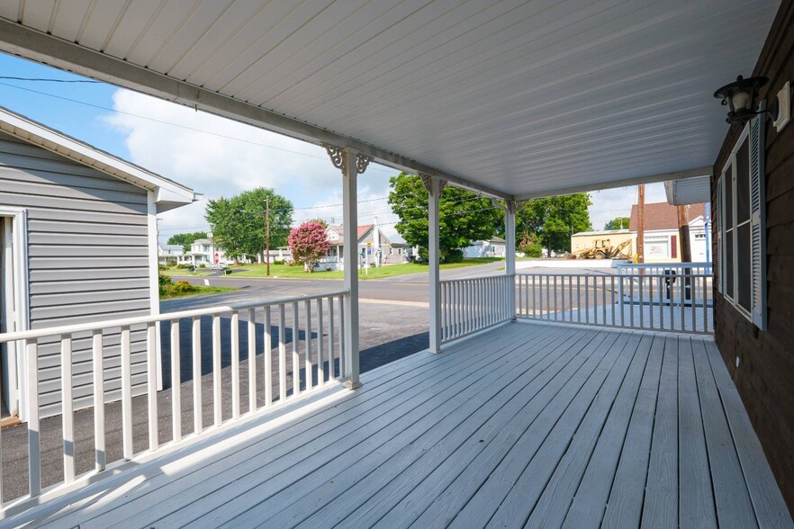 More Photos Of 9604 S Congress St, New Market Office For Sale