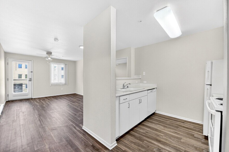 More Photos Of 900 F St, San Diego Apartments For Lease