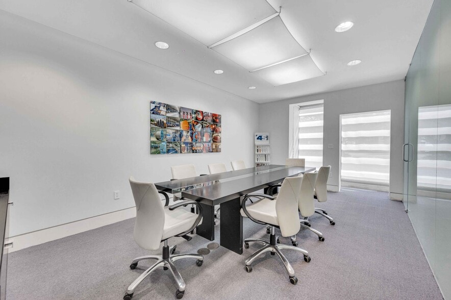 More Photos Of 4621 Ponce De Leon Blvd, Coral Gables Office For Sale