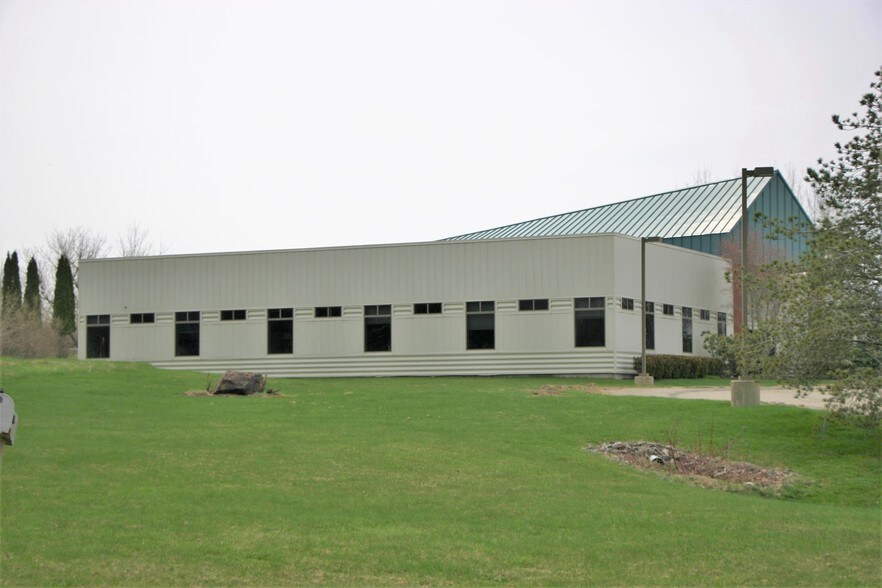 More Photos Of 170 Pleasant St, Rockland Office For Sale